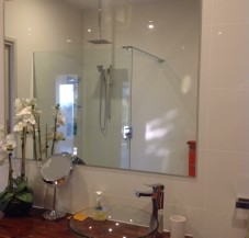 glass and mirror replacement and repair service Melbourne